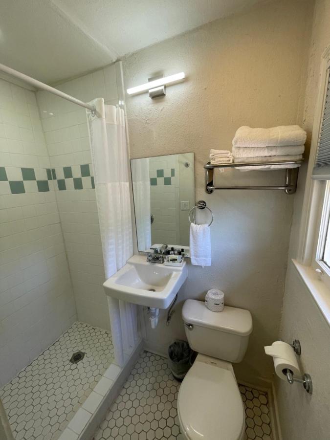 Frederick Motel Fredericksburg Bagian luar foto